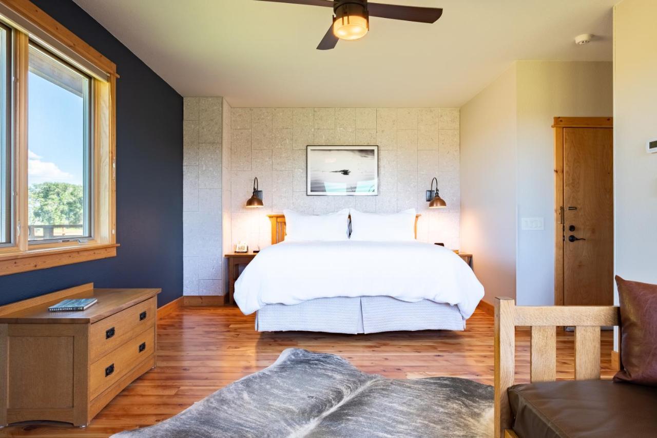 Gallatin River Lodge *